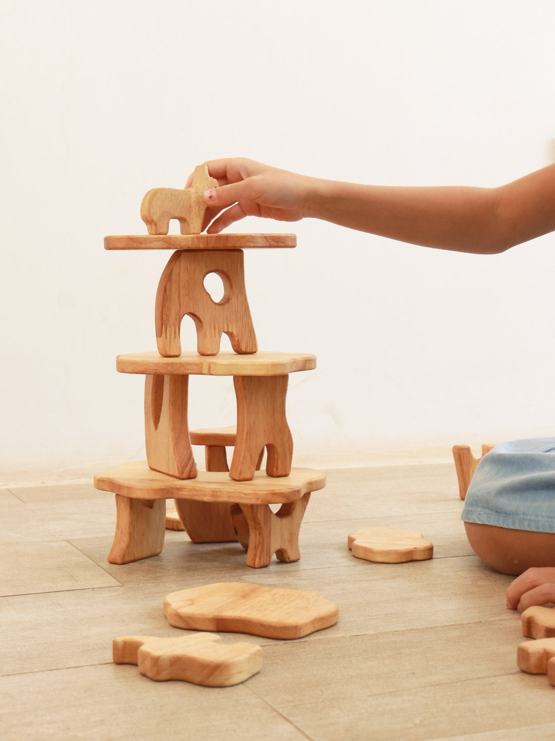 Think Outside the Blocks: Enhancing Creative Thinking with Wooden Construction Sets